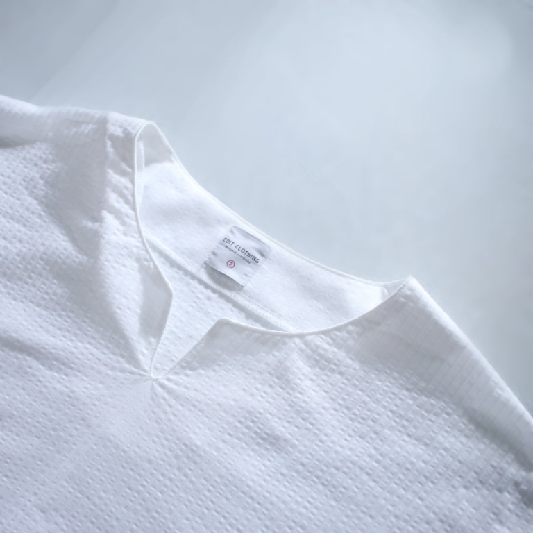 edit-seer sucker stretch tee wht