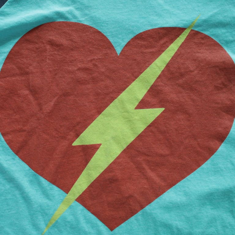 aviator nation-heart bolt tee