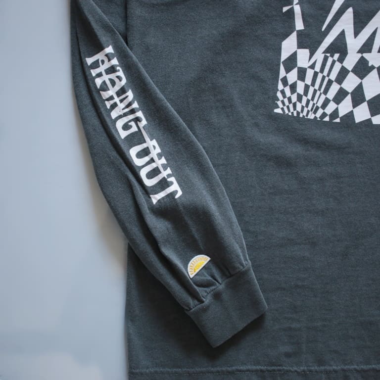 saltandmugs-checkersign-lstee-blk