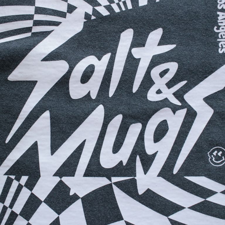 saltandmugs-checkersign-lstee-blk