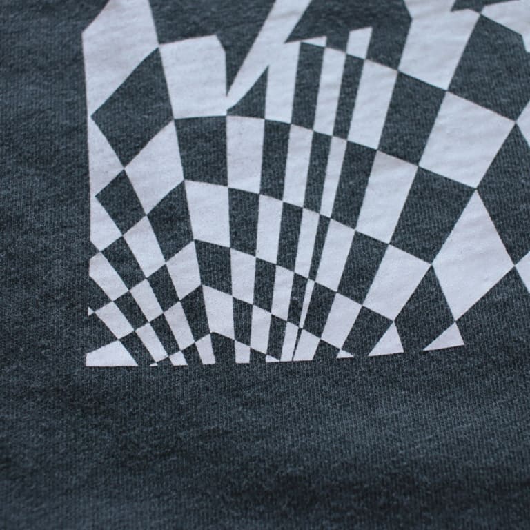 saltandmugs-checkersign-lstee-blk