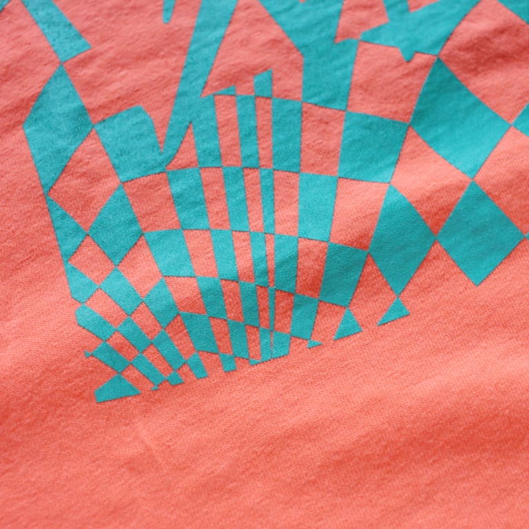 saltandmugs-checkersign-lstee-orange