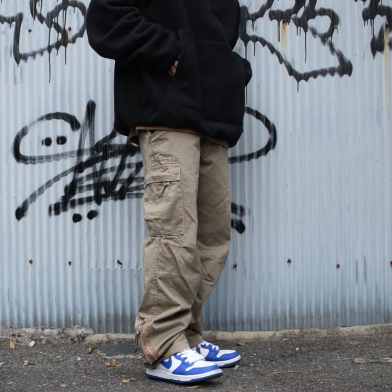 mnml-cargo baggy pants