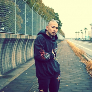 the people vs ignite hoodie 着用画像 6