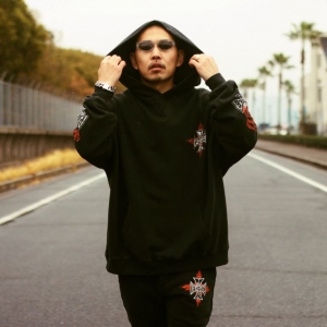 the people vs ignite hoodie 着用画像 2